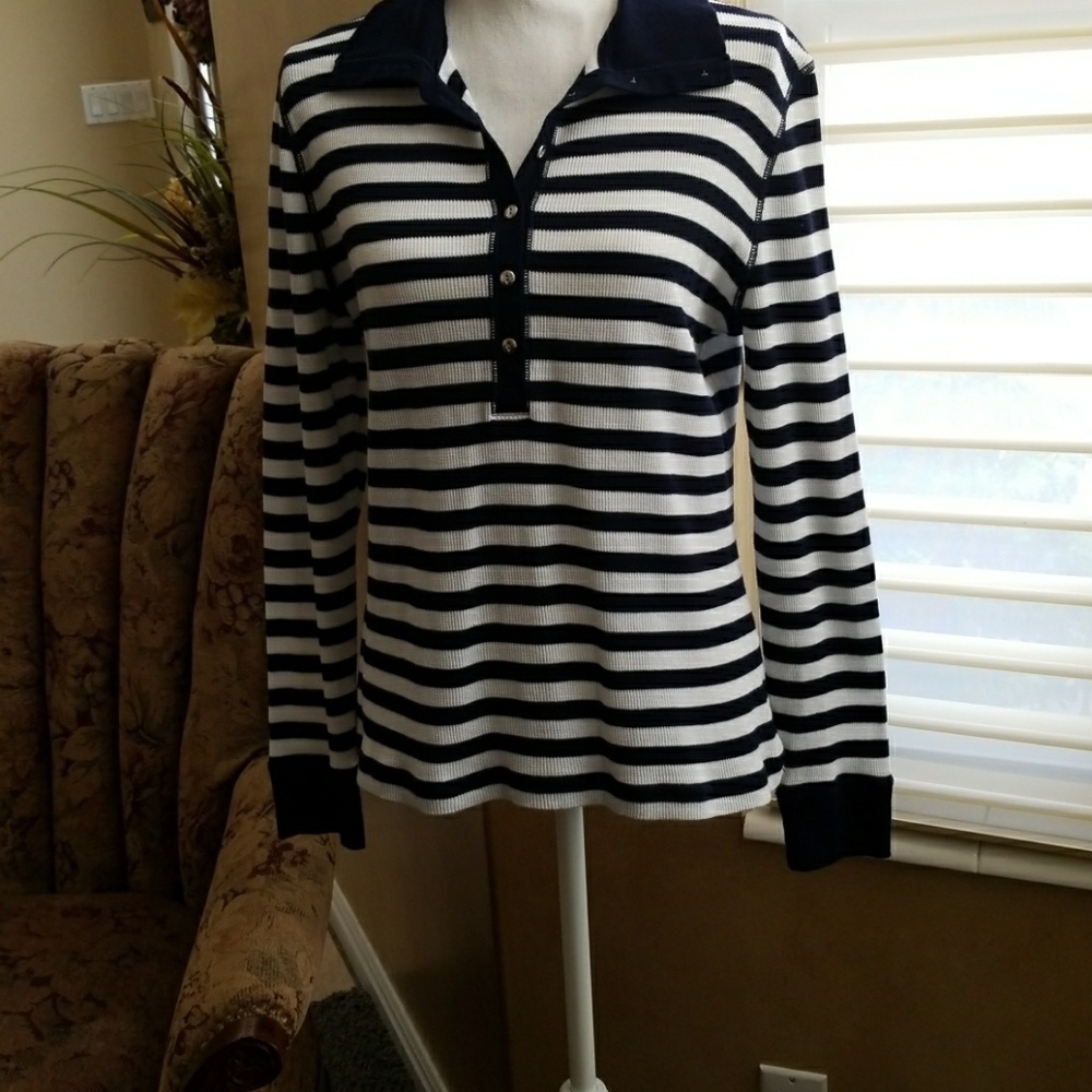 Navy Blue And White long-sleeved Chaps henley